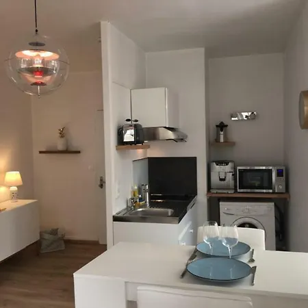 Le Vertigo Hypercentre Les Halles Donjon Wifi Linge De Pressing Daire Niort